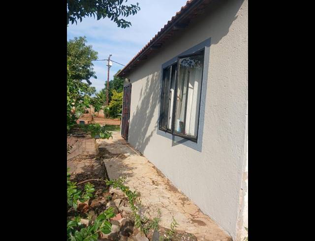 2 BEDROOM HOUSE FOR SALE IN SOSHANGUVE SOUTH